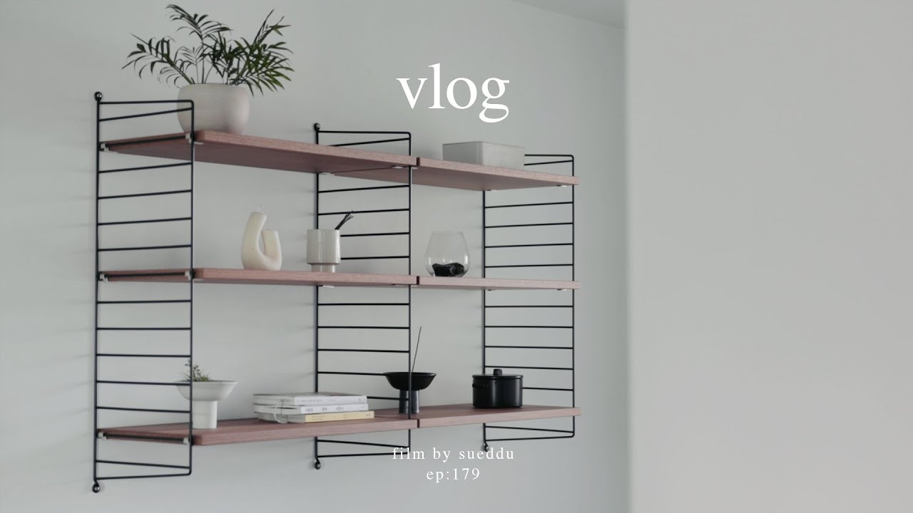 Winter deco, string shelf and IKEA rug