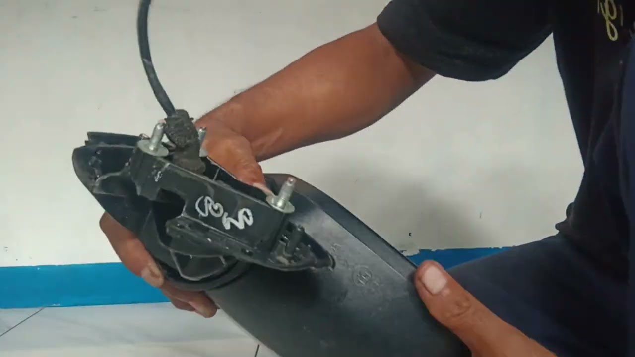 MEMPERBAIKI SPION RETRACK PADA MOBIL YANG TIDAK BISA MELIPAT DENGAN RAPAT
