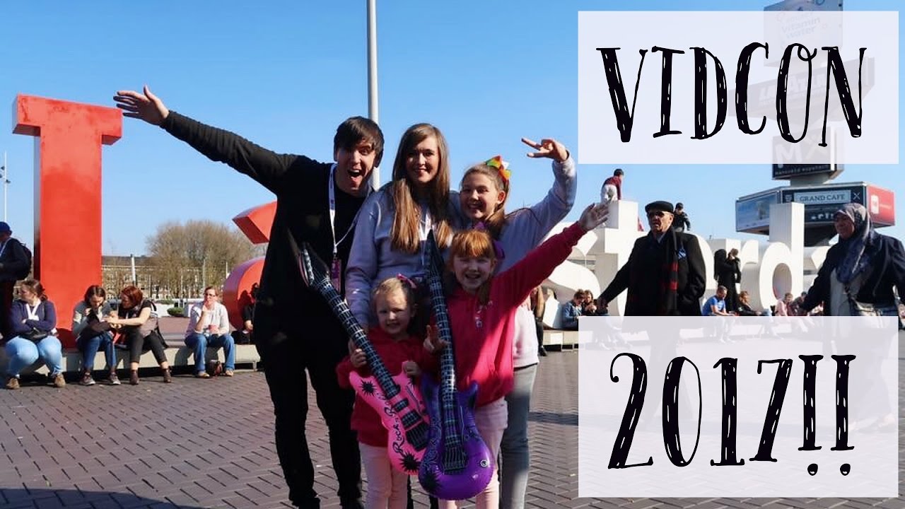 WE'RE AT VIDCON!!
