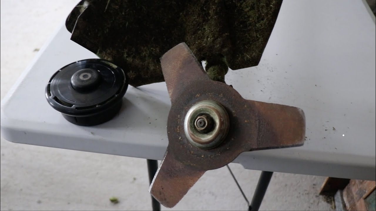 🔧  ¿Cómo cambiar la herramienta en una desbrozadora? How to change the tool in a brush cutter? U&R