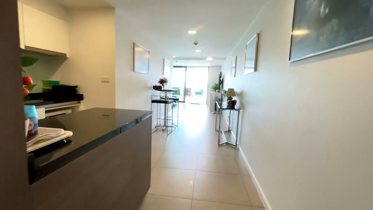 Water Edge Condominium. Sea View 2-bedroom for sale, only 10 m from the beach. Pattaya, Thailand