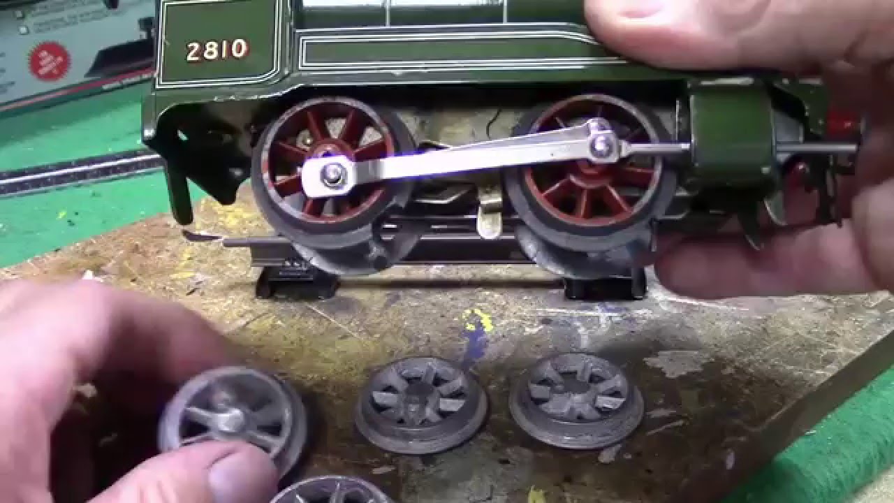 Replacing Wheels on a Hornby O Gauge clockwork Loco