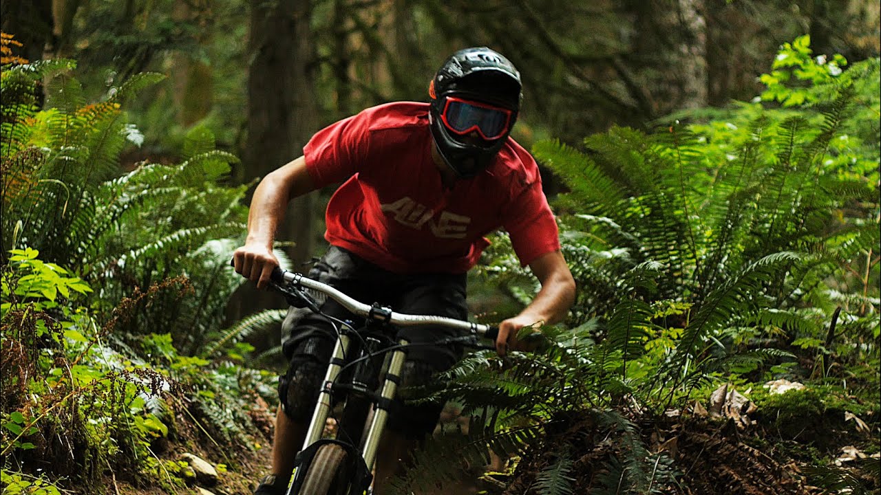Downhill Freeride MTB with Specialized Demo 8 - Wyatt Griffioen | Jordan Boostmaster