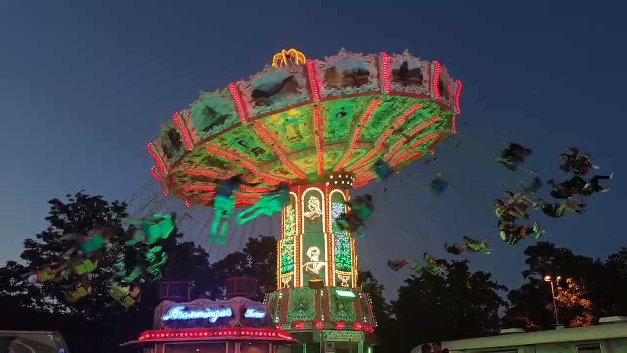 Wellenflug - Stranninger (Offride) // Regensburger Maidult 2023 // Kirmes Fahrgesch&auml;ft // Zierer