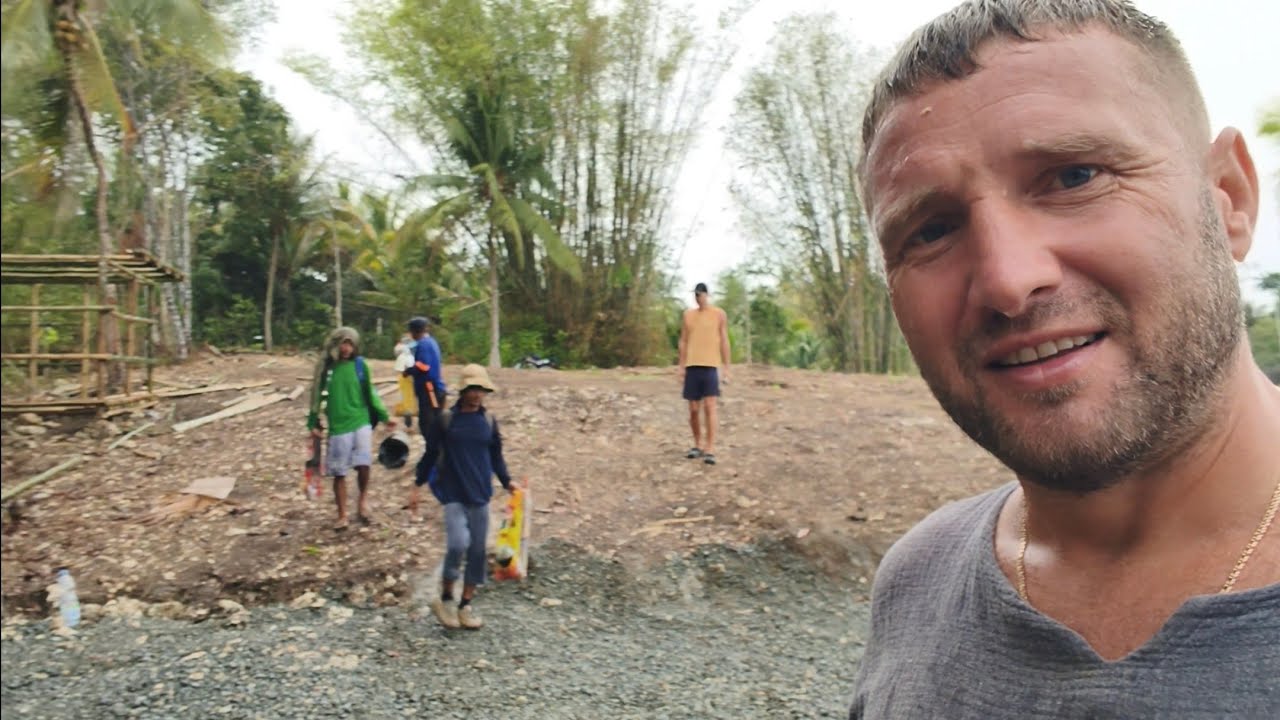 RUSSIANS ADMIRE THE PHILIPPINES.