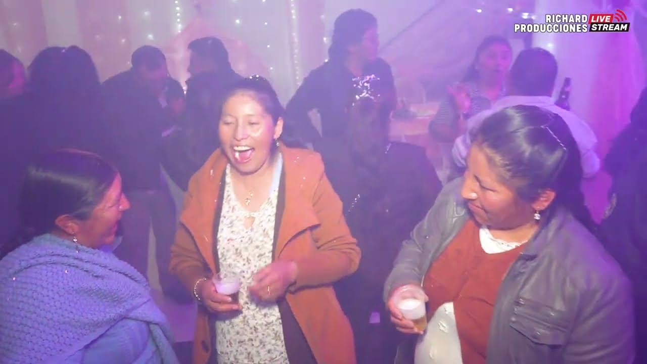 AGRUPACION LATIDOS en Vivo en los  15 Años Katherine y Emily //  Uyuni 16 de noviembre 2024