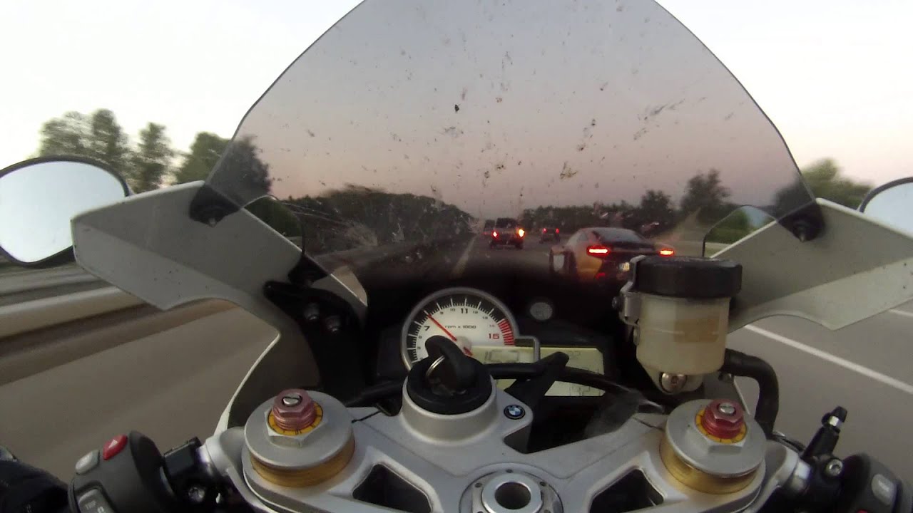 Mclaren MP4 12-c vs s1000rr Autobahn