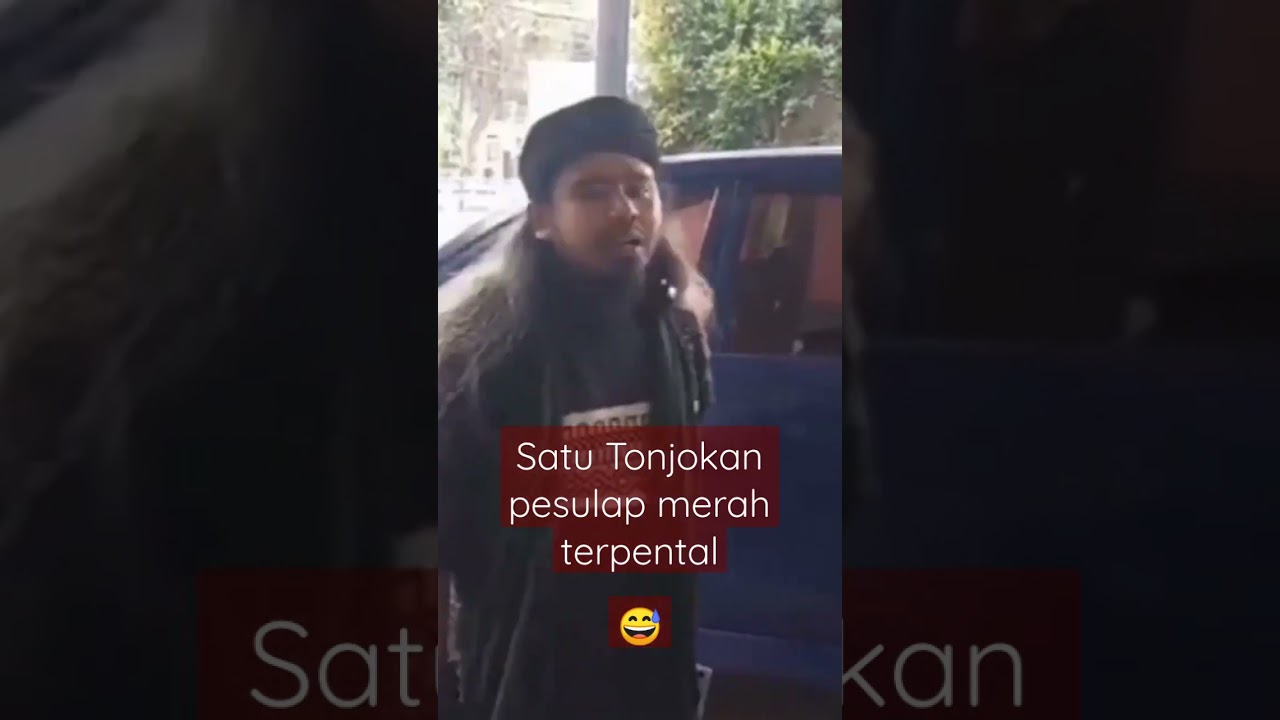 Gus Samsudin (Satu Tonjokan Saja Pesulap Merah Terpental )