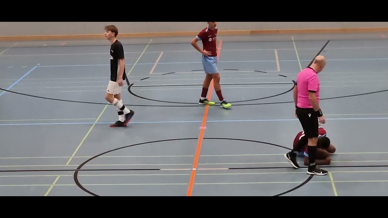 11.12.2022 Hallenturnier in Küssnacht. FC Sins/Dietwil - Team Rontal ( 2-0 )