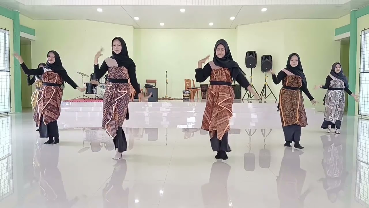 TUGAS SENI BUDAYA KELAS XII-5  