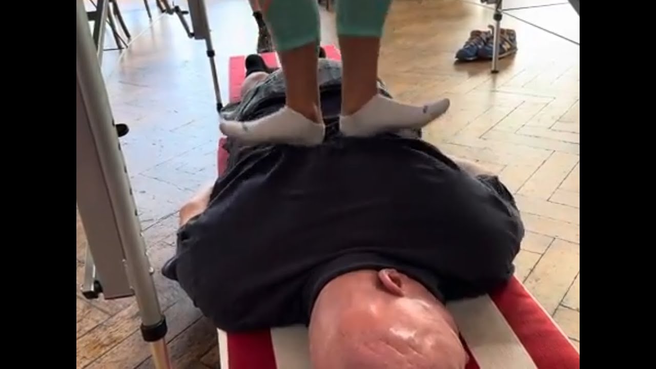 How to use your feet to massage people. Advanced Raynor Massage techniques from London Course.