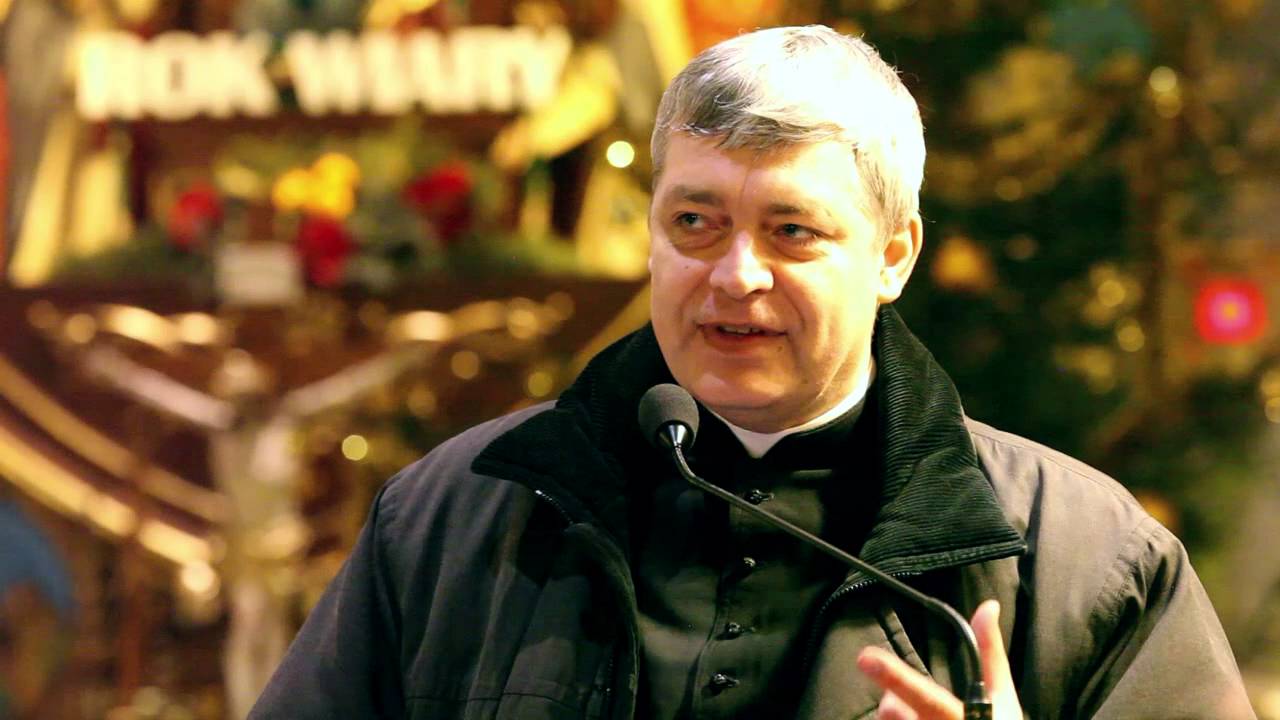 Jak reagować na opinię, że chrześcijaństwo jest prymitywne? | ks. Piotr Pawlukiewicz