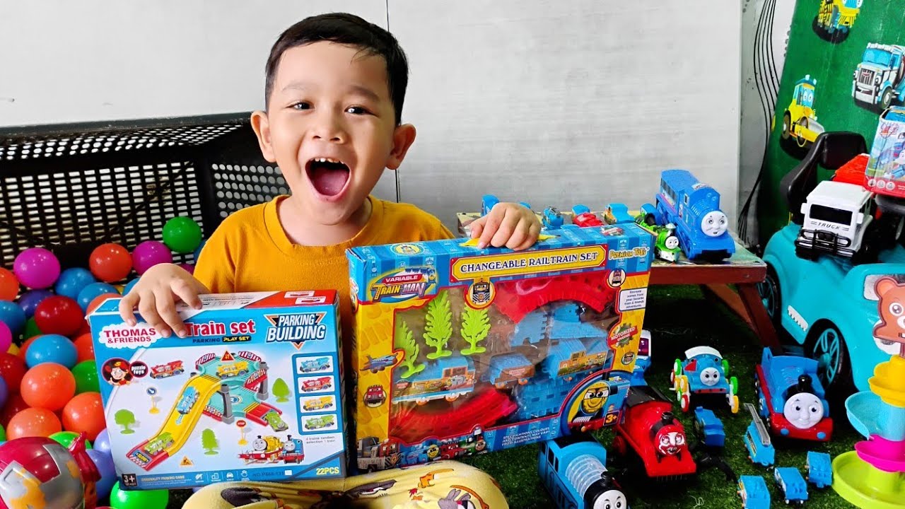 Let's GoGoo !!! 😍😘🥳 BERMAIN BERSAMA MAINAN BARU TAYO SI BUS KECIL DAN THOMAS AND FRIENDS 🚌🚂🌈