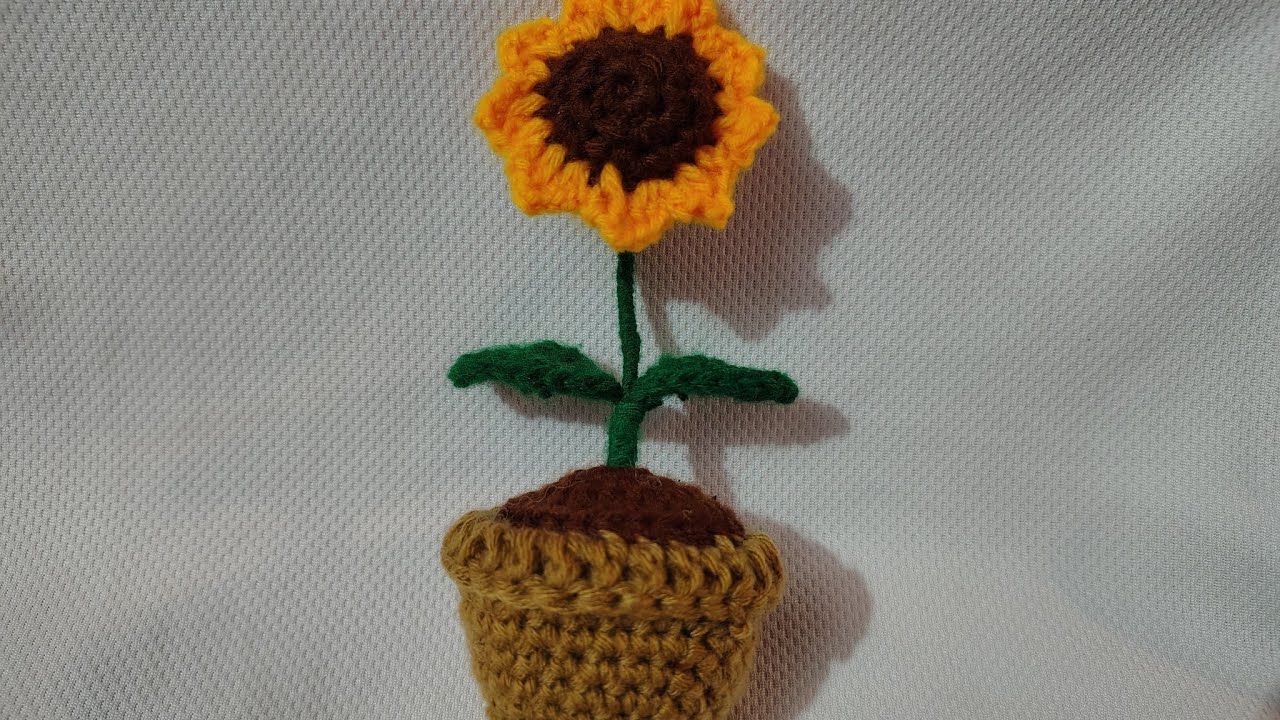  Crochet mini sunflower 🌻 pot banana sikhe/आसान तरीके से सूरजमुखी का फूल और गमला बनाना सीखें 