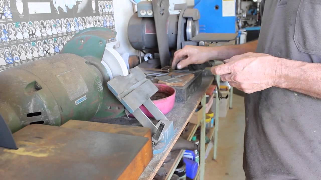 Sharpening plane blades