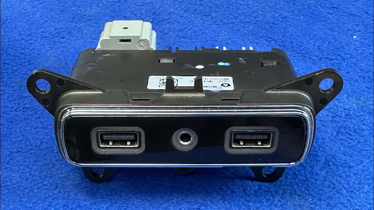 2016-2017 Jeep Grand Cherokee Dual USB Hub Installation