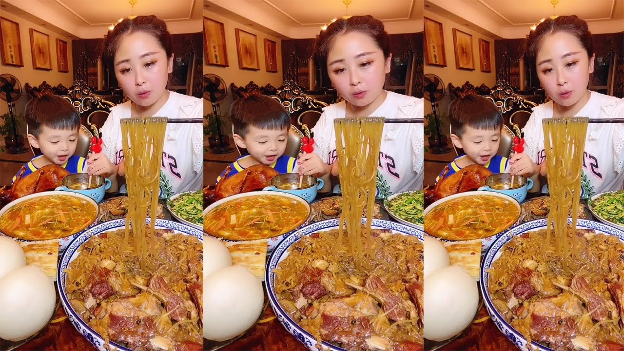 Eating Chinese Family Food / Chicken Wing Recipe /
