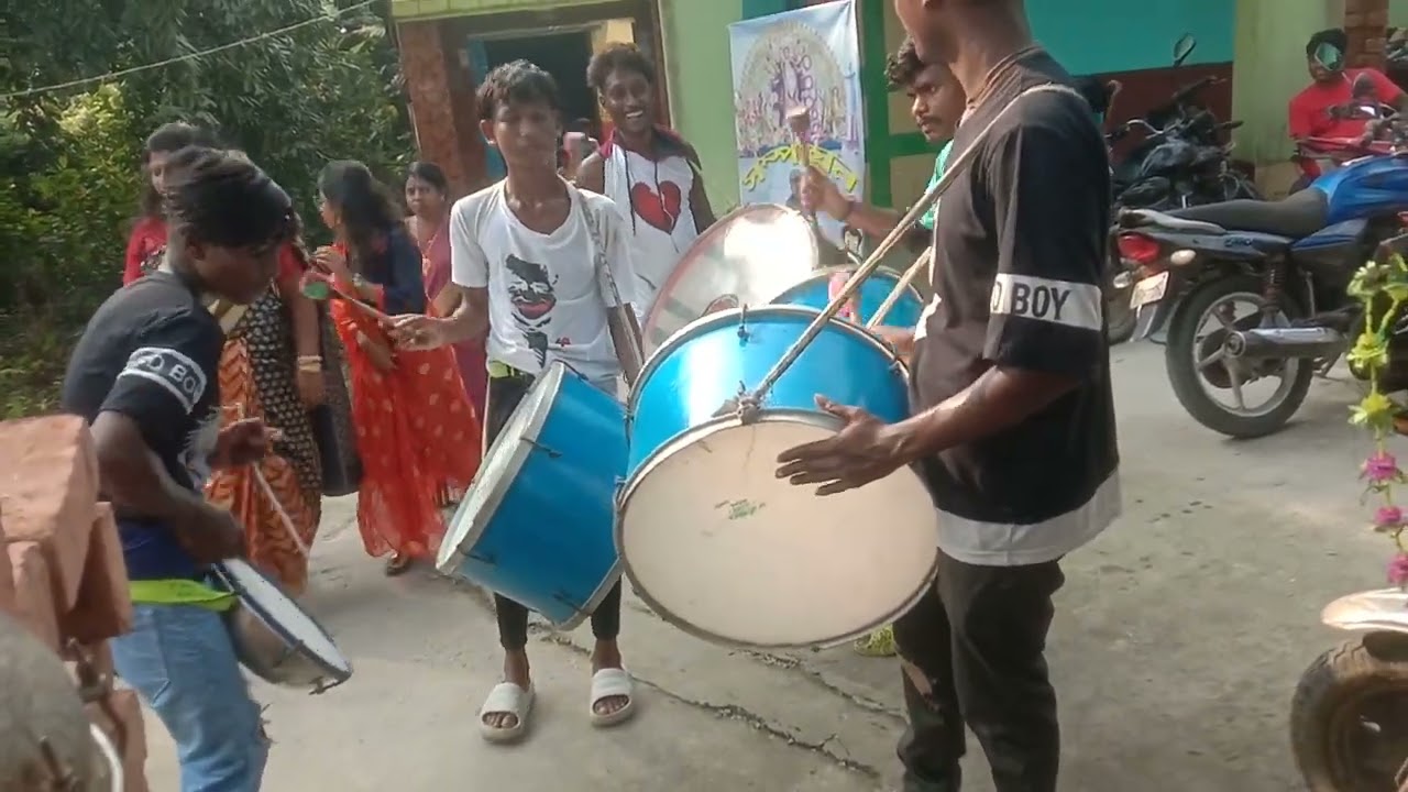 আজ আমারা বাজাচ্ছি ভুজন বারি কনটাক নাম্বার 8653940204