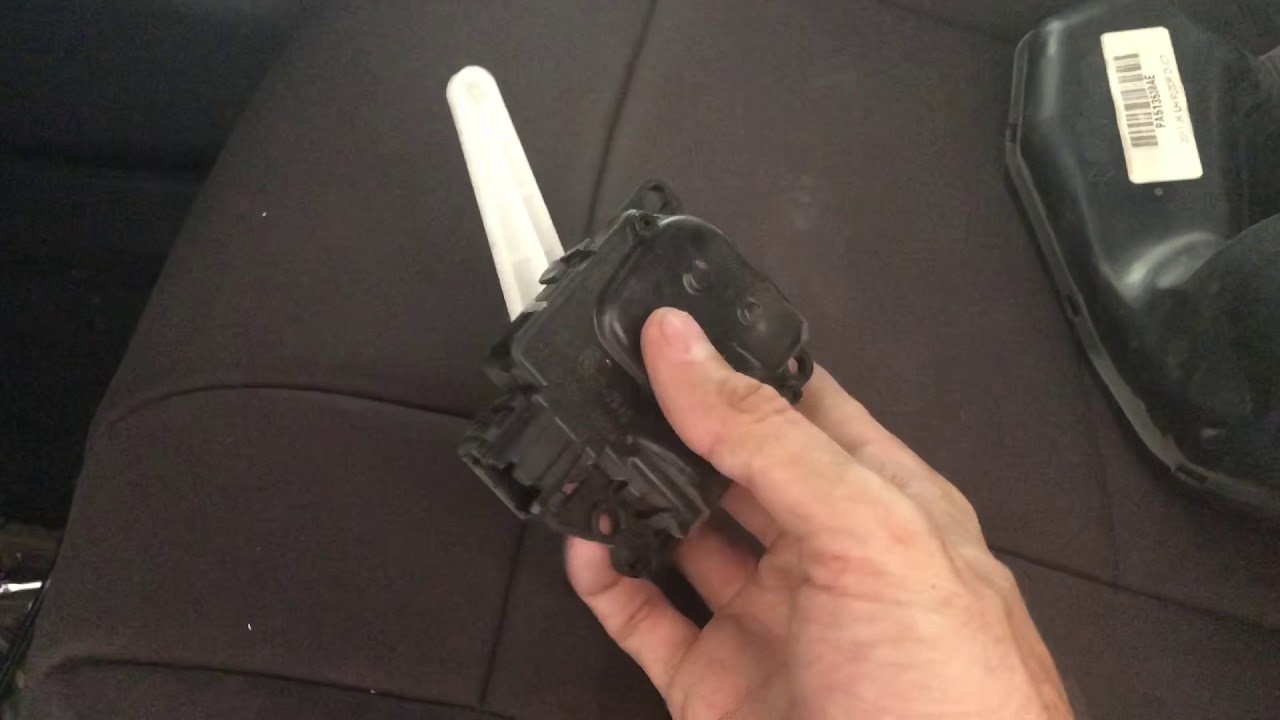 2015 Jeep Wrangler JK AC Blend Door Actuator Replacement