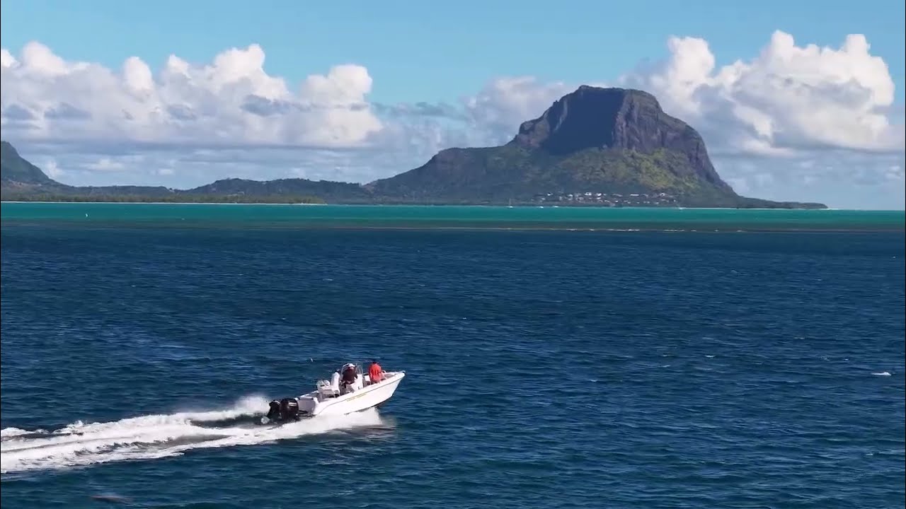  Jigging & Popping in Mauritius 🎣Chasing adrenaline on the west coast 