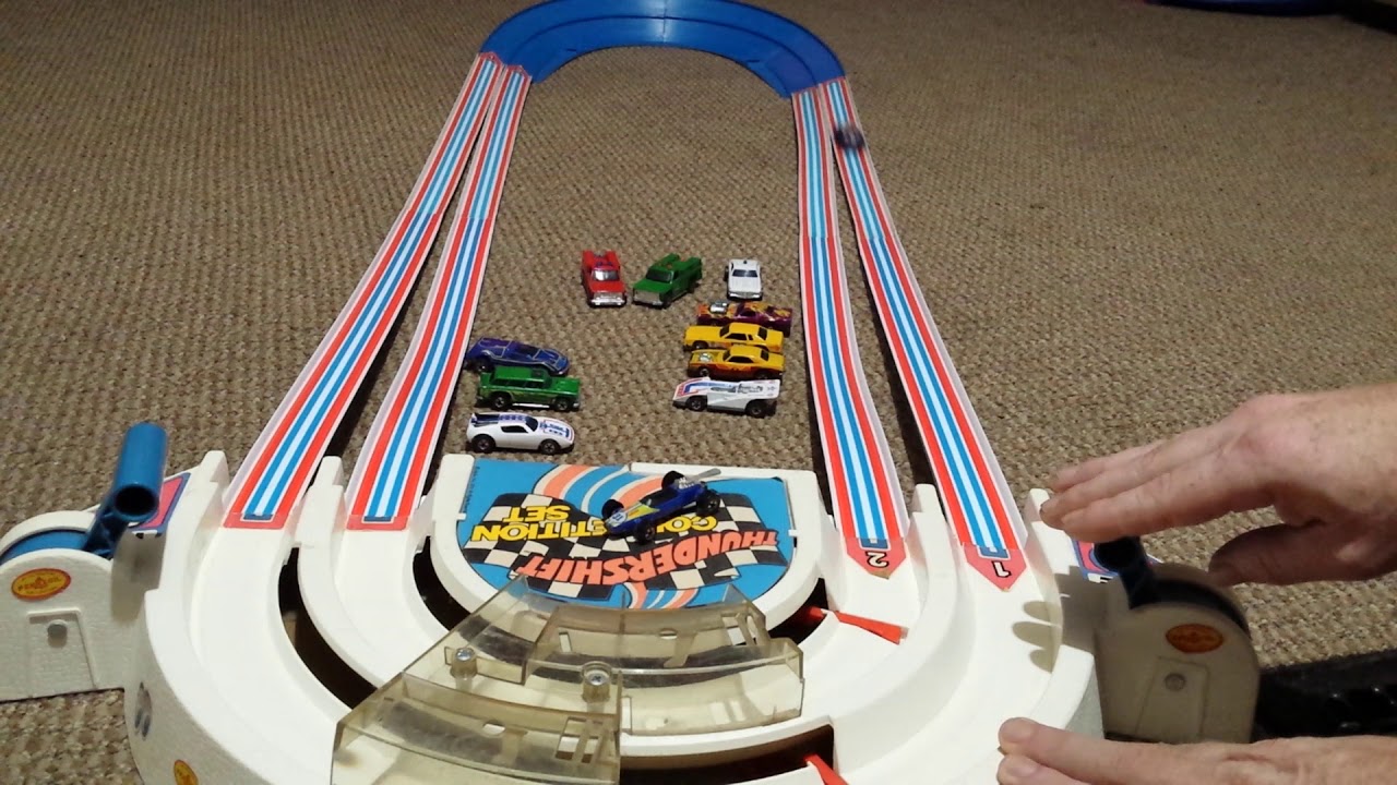 Hot Wheels Thundershift Competition Set Flying Colors