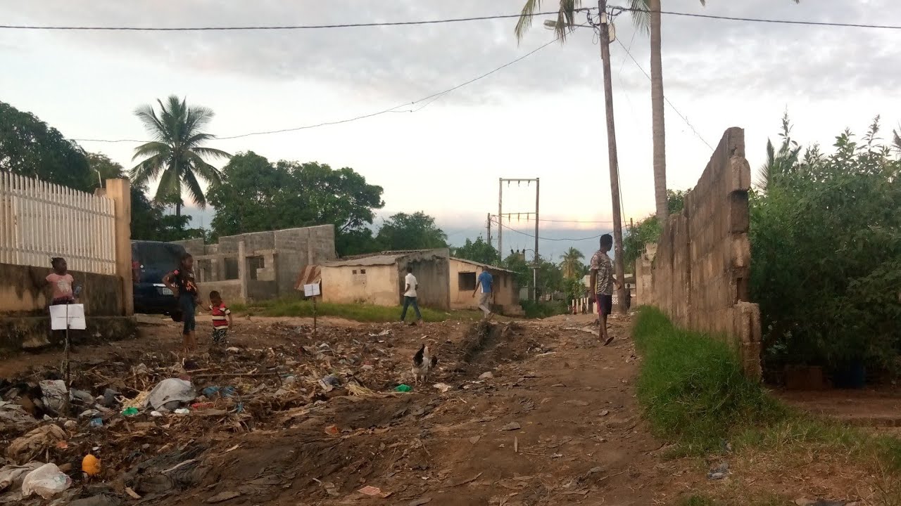 MOSTREI BAIRRO DE PESSOAS DA CLASSE MÉDIA NA CIDADE DE NAMPULA, MOÇAMBIQUE | Vlog no bairro