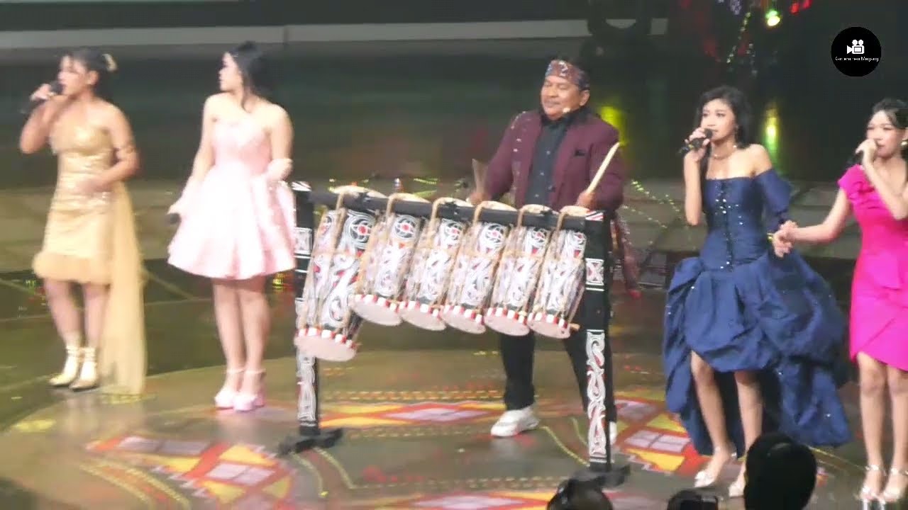 Pak Gondang Iringi Zahra, Tasya Dkk Bawain Sik Sik Sibatumaikkam - Live At Konser Bangkit Sumatra
