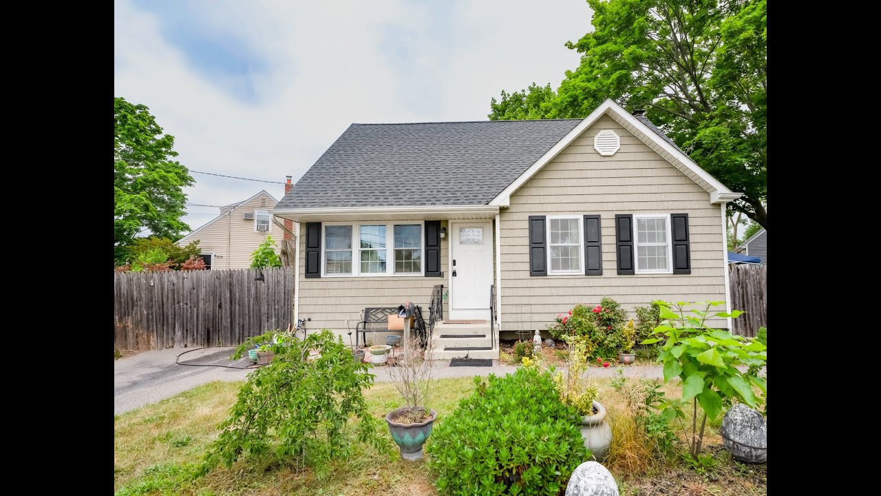 187 Front Ave, Brentwood NY 11717