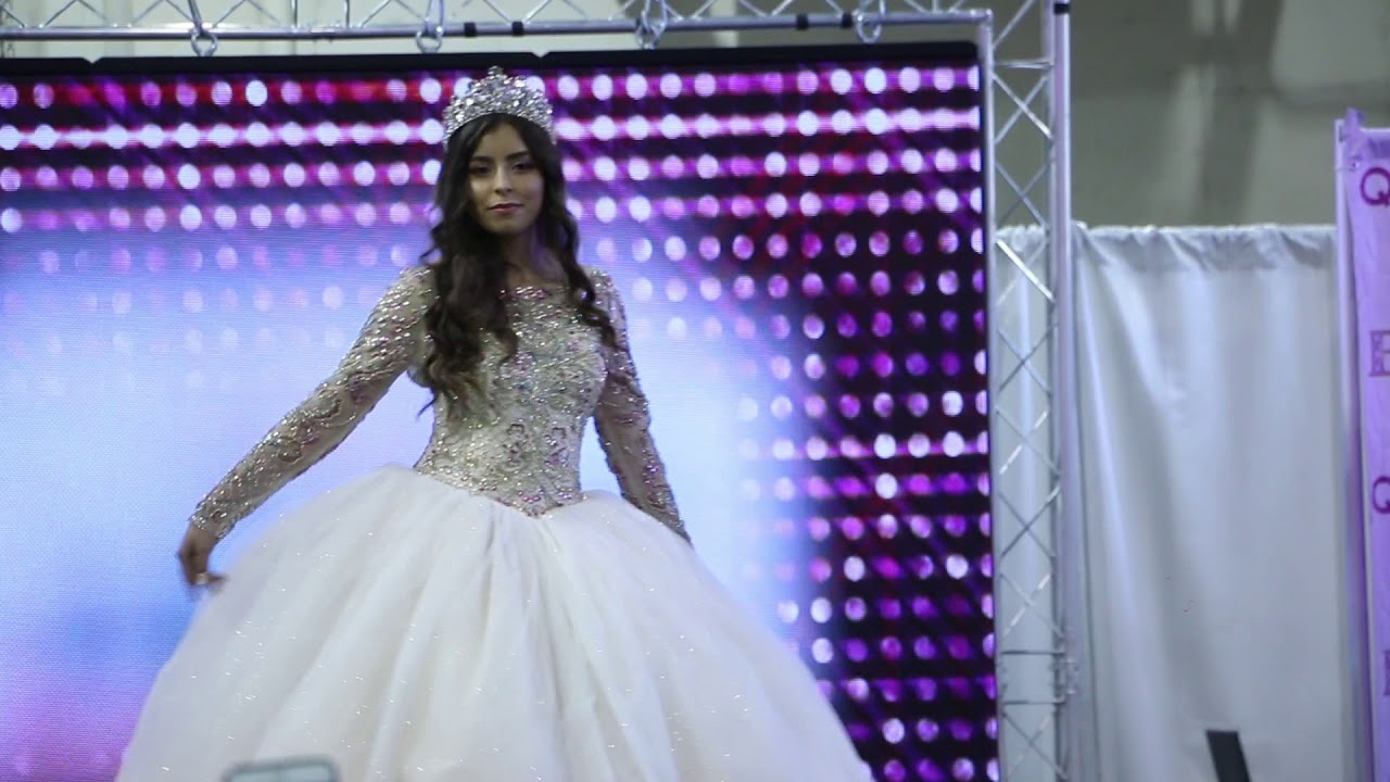 Quinceañera Magazine Fashion Show Moda 2000