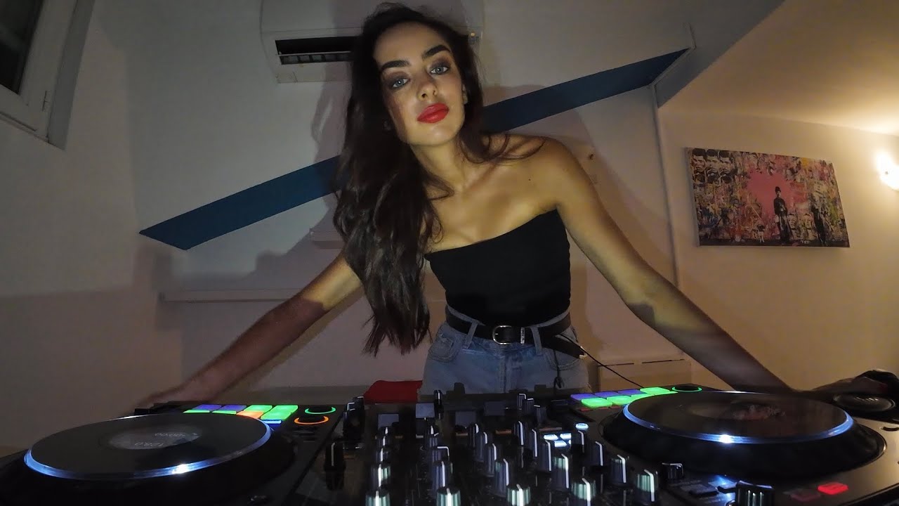 DJ SOFIA - MELODIC TECHNO & FUTURE RAVE DJ SET - SOFIA'S NIGHT #8 (Anyma, David Guetta, Morten)