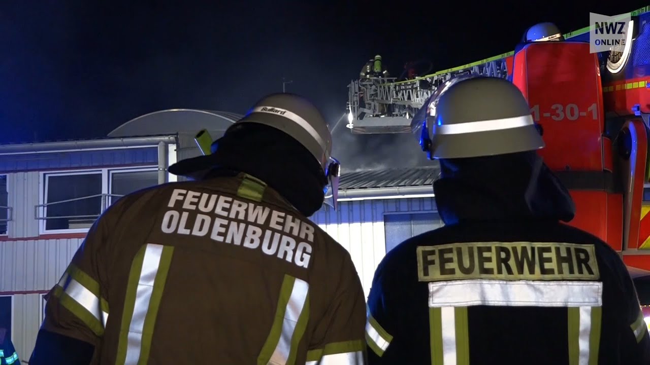 Oldenburg: Lagerhalle fast vollständig zerstört