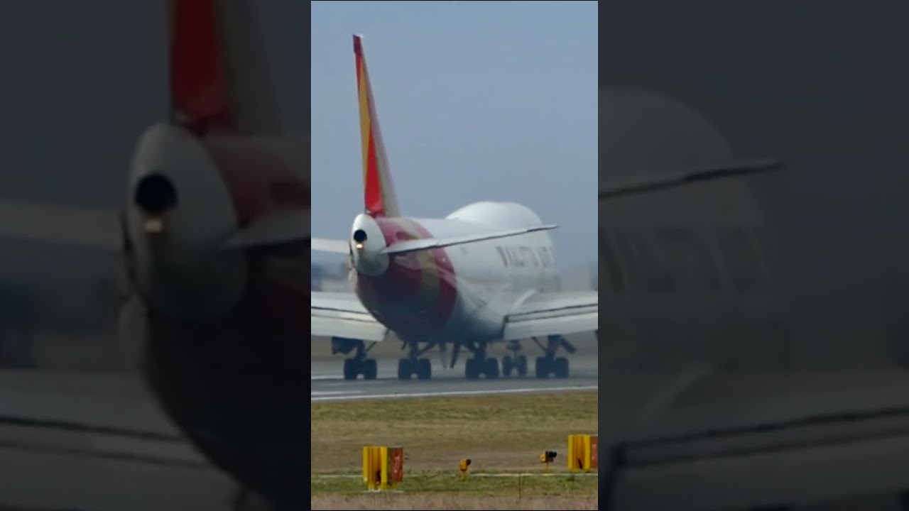 Boeing 747-4B5(BCF) | Kalitta Air | Wypychanie, odpalanie silnik&oacute;w i start z RZE ( Rzesz&oacute;w ) #shorts