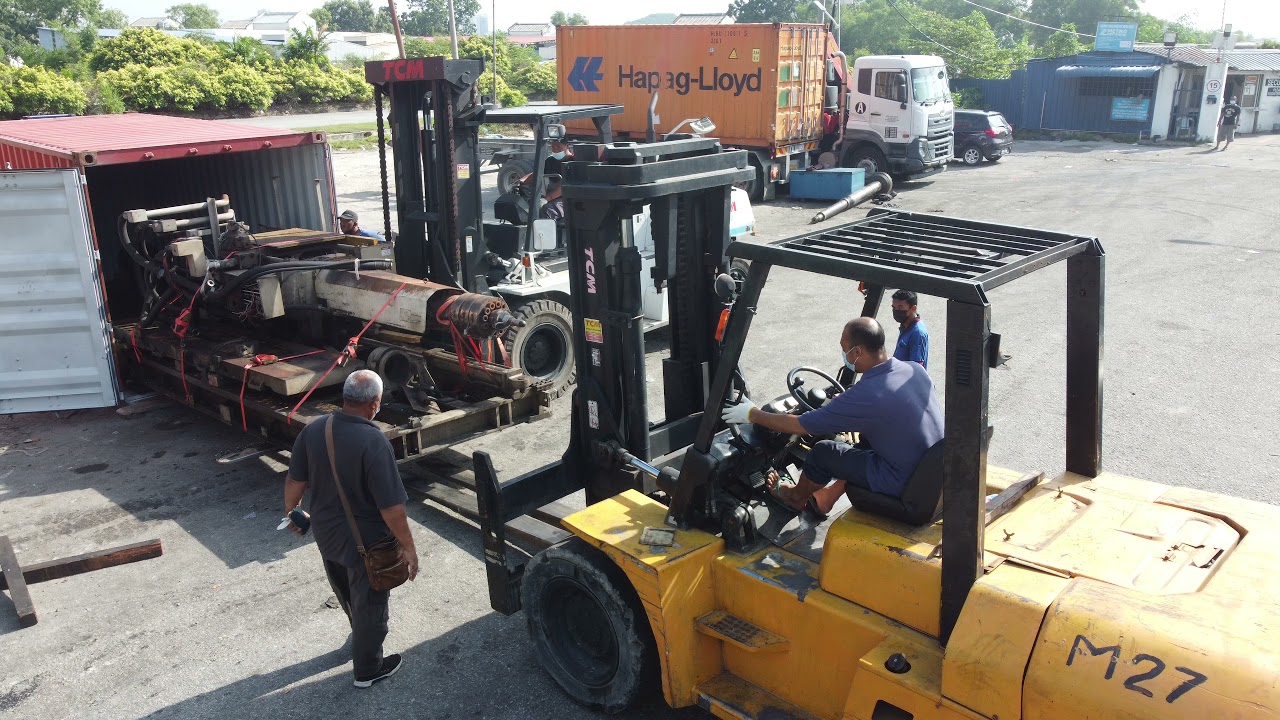 stuffing container for Mr Al-Samad #metrologistics