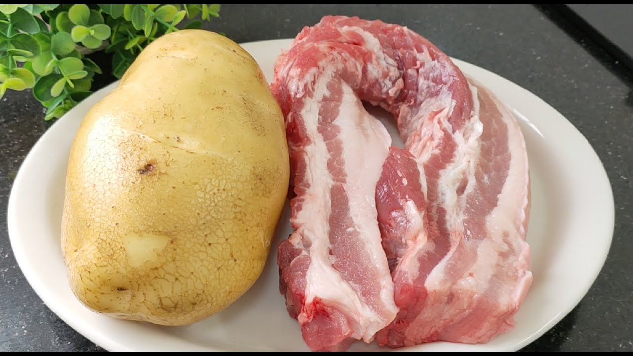 猪肉又便宜了，8块钱肉加1个土豆，这样做超下饭，孩子都能吃2碗