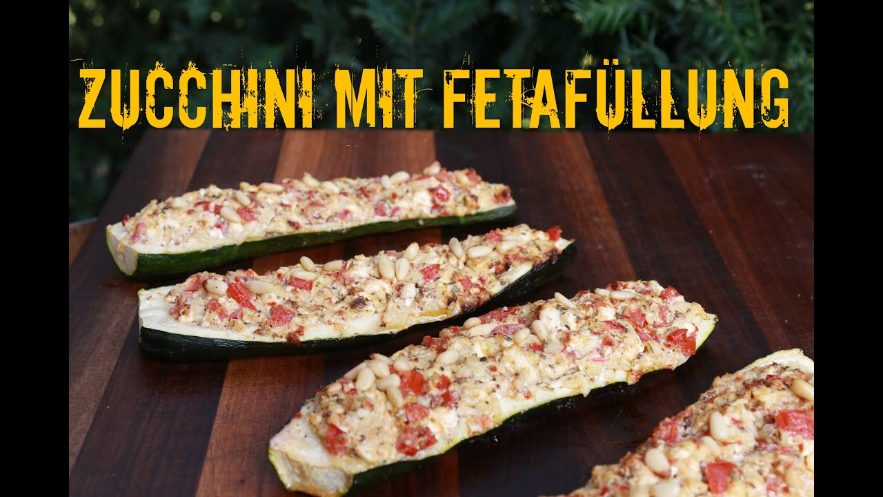 Zucchini mit Fetafüllung vom Grill - Beilagenrezept für Grillpartys