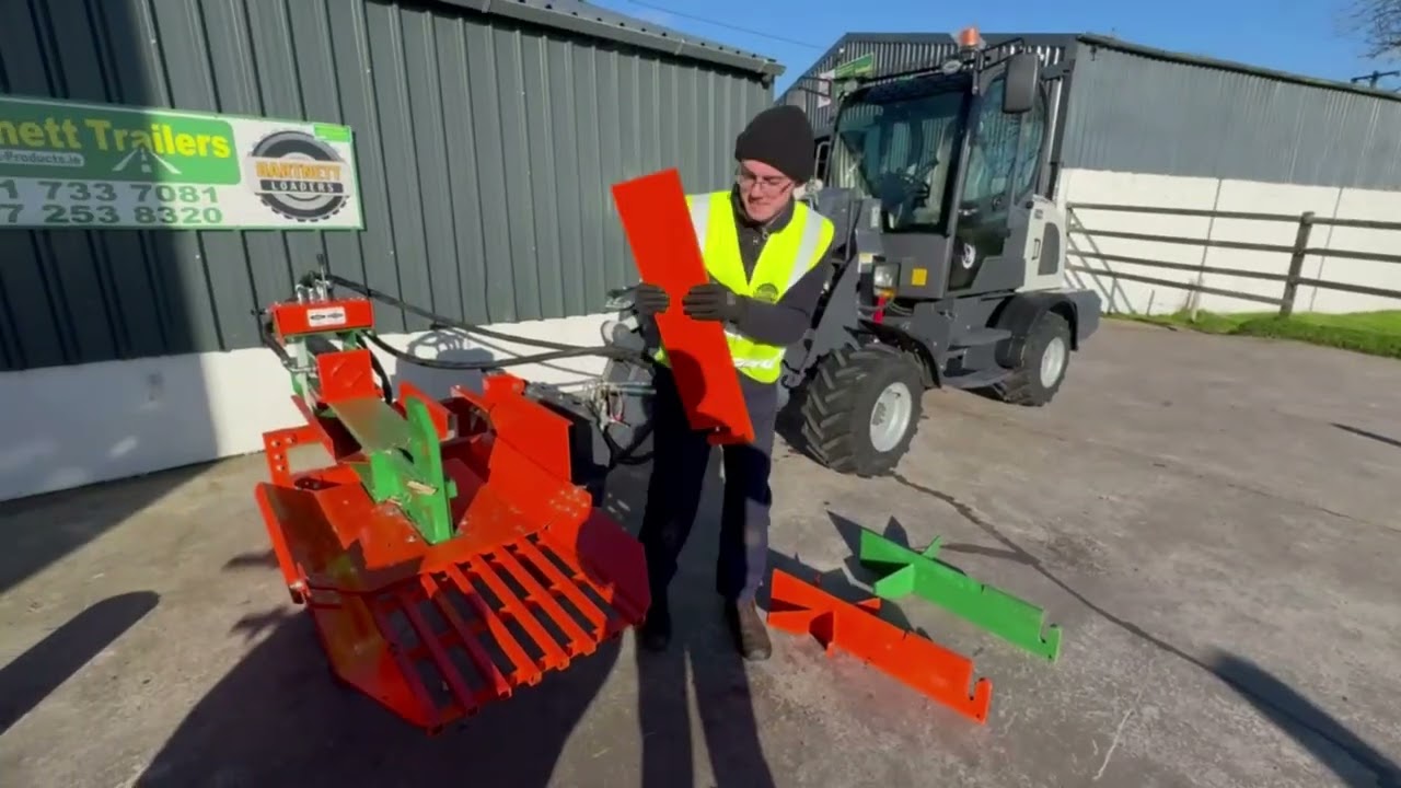 Hartnett 25 Ton Tractor Splitter on Loader