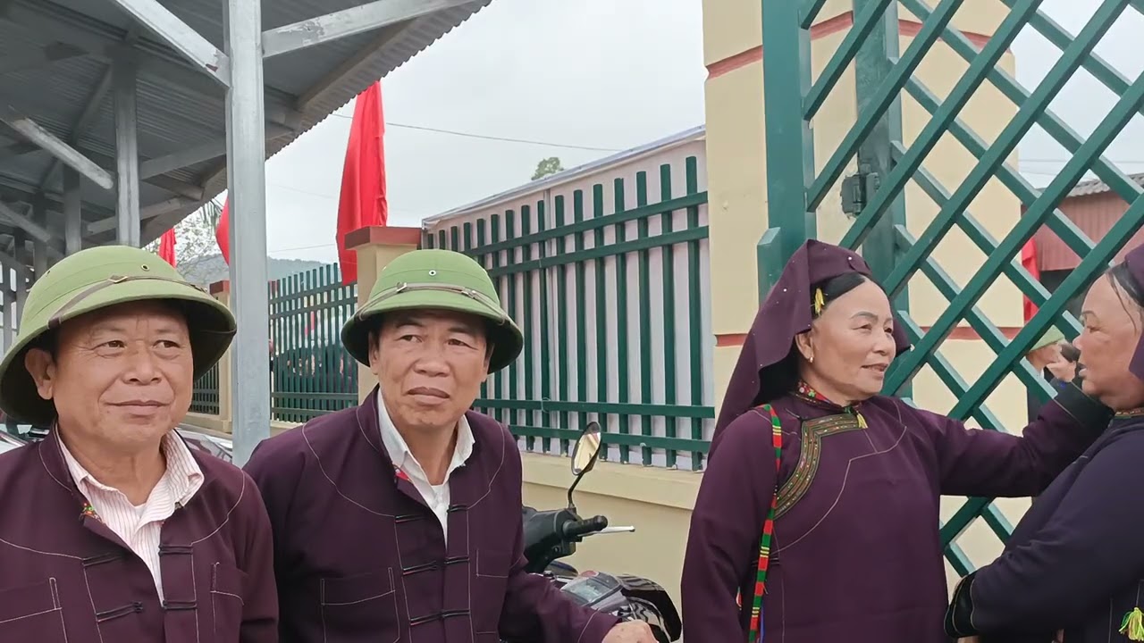 Giao lưu hát shi hội xã chiến thắng 20 tháng giêng 