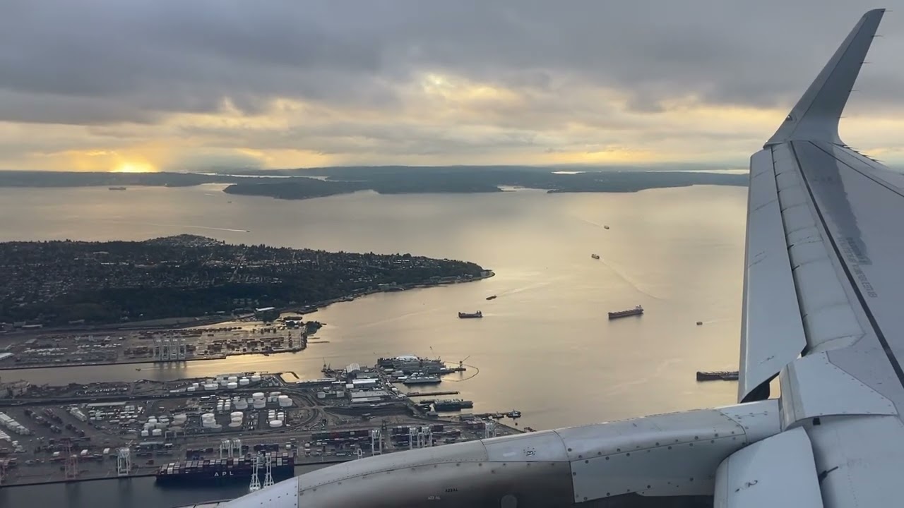 JetBlue A320 landing in Seattle