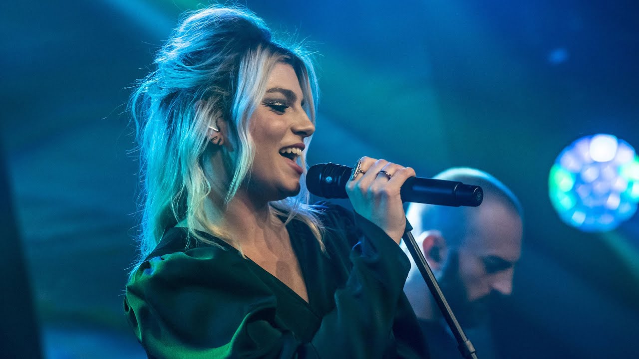 Emma - Amami (Radio Italia Live 8/03/2018)