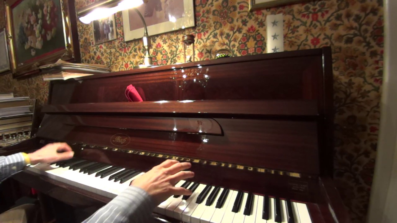 John Barry/A-ha - 007 Theme: The living daylights (piano cover)