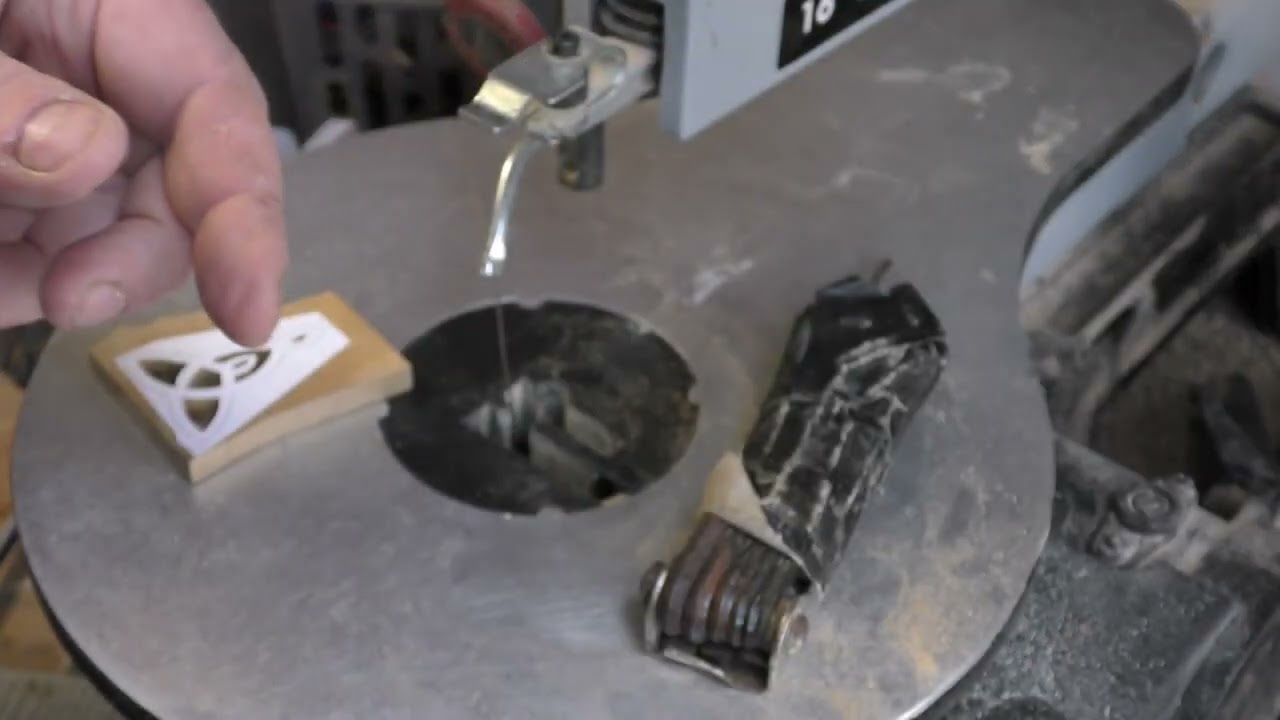 Making a Mother and Child Celtic knot pendant on my scroll saw.
