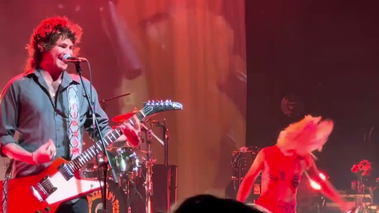 AMYL & THE SNIFFERS FULL SET KANSAS CITY APRIL 2 2025 CARTOON DARKNESS TOUR AMY TAYLOR PUNK