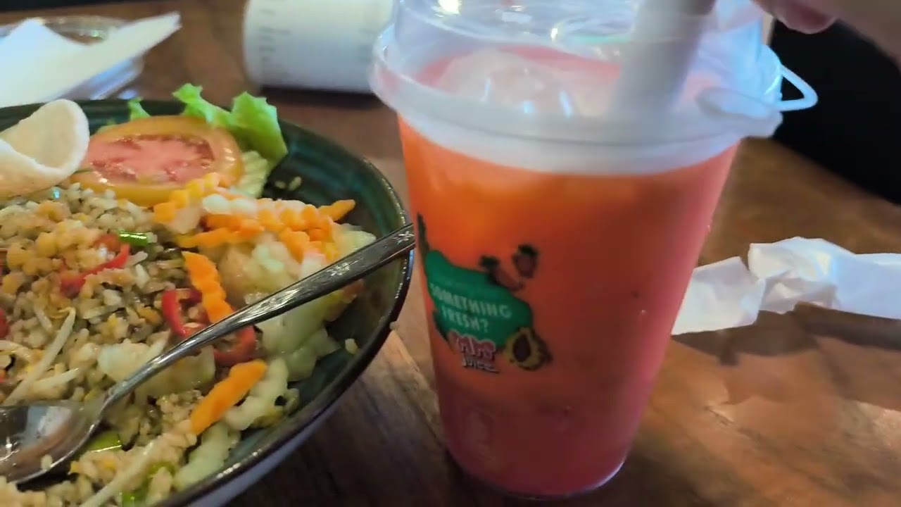 Nasi goreng enak ikan asin promo dough2 26.479 di MM juice lippo sunset strawbery milk 19.418 enak