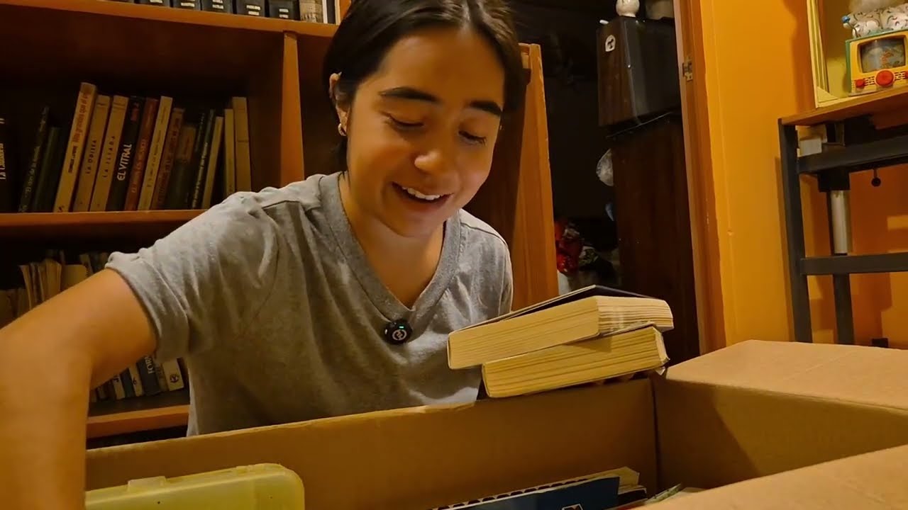 Mi caja de libros resguardada en la casa de mis abuelos