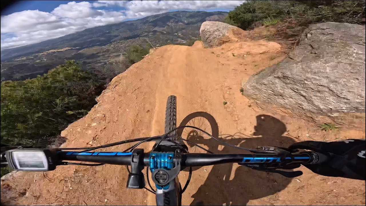 BEAR GULCH TRAIL (Luiseno bike park Pauma,Ca) Its long and scenic with some good flow!