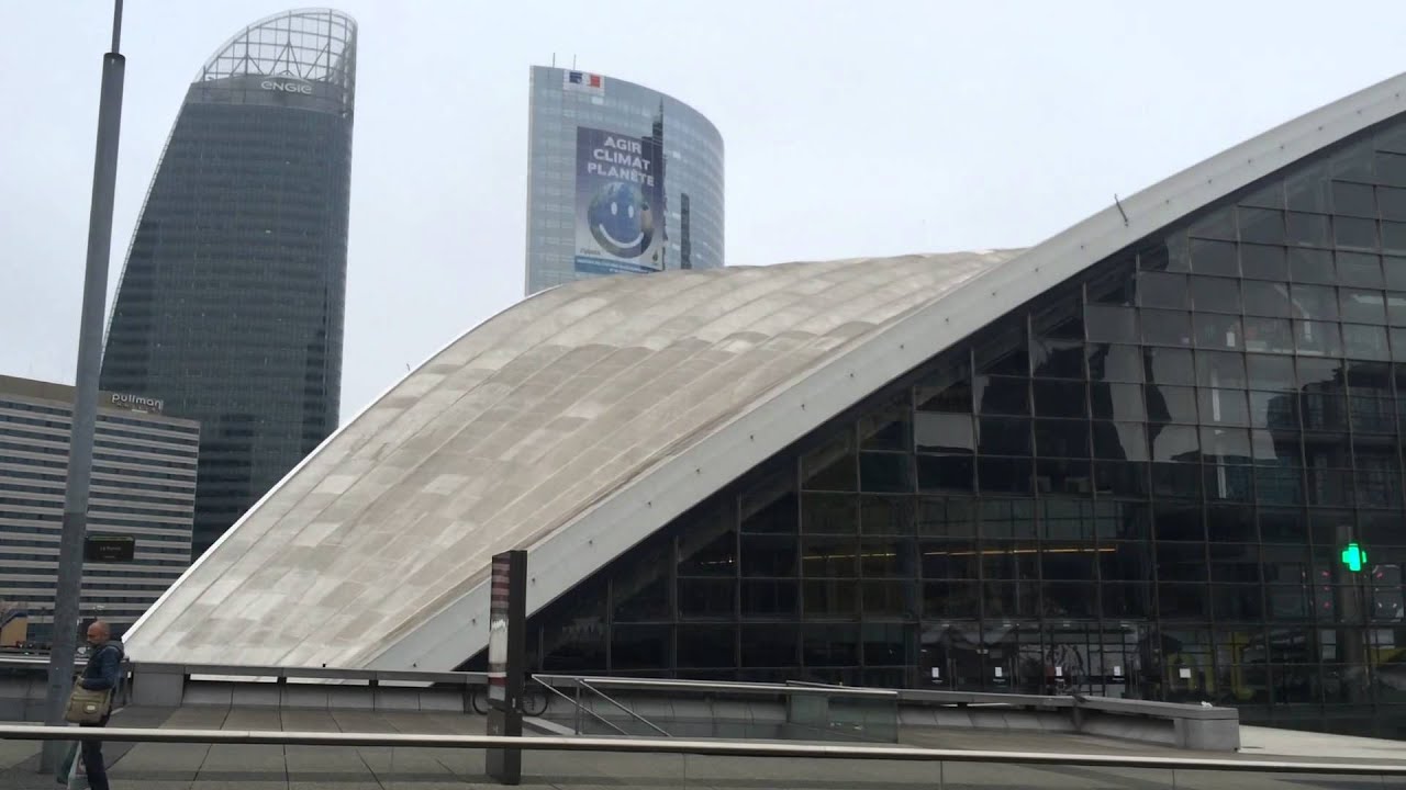 La D&eacute;fense is a major business district of the Paris Metropolitan Area