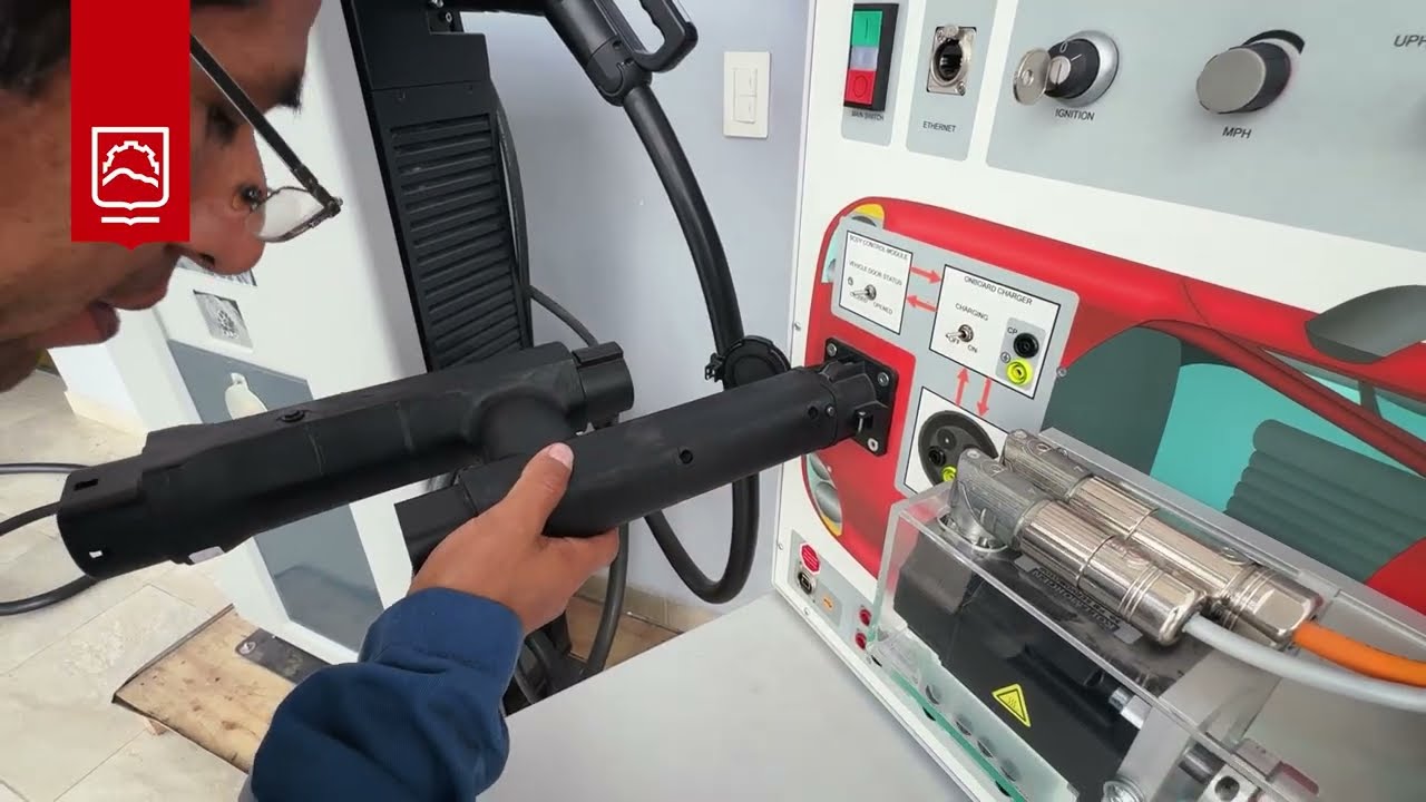 ESPOCH presenta proyecto sobre infraestructura de carga para vehículos eléctricos en Ecuador | 2026