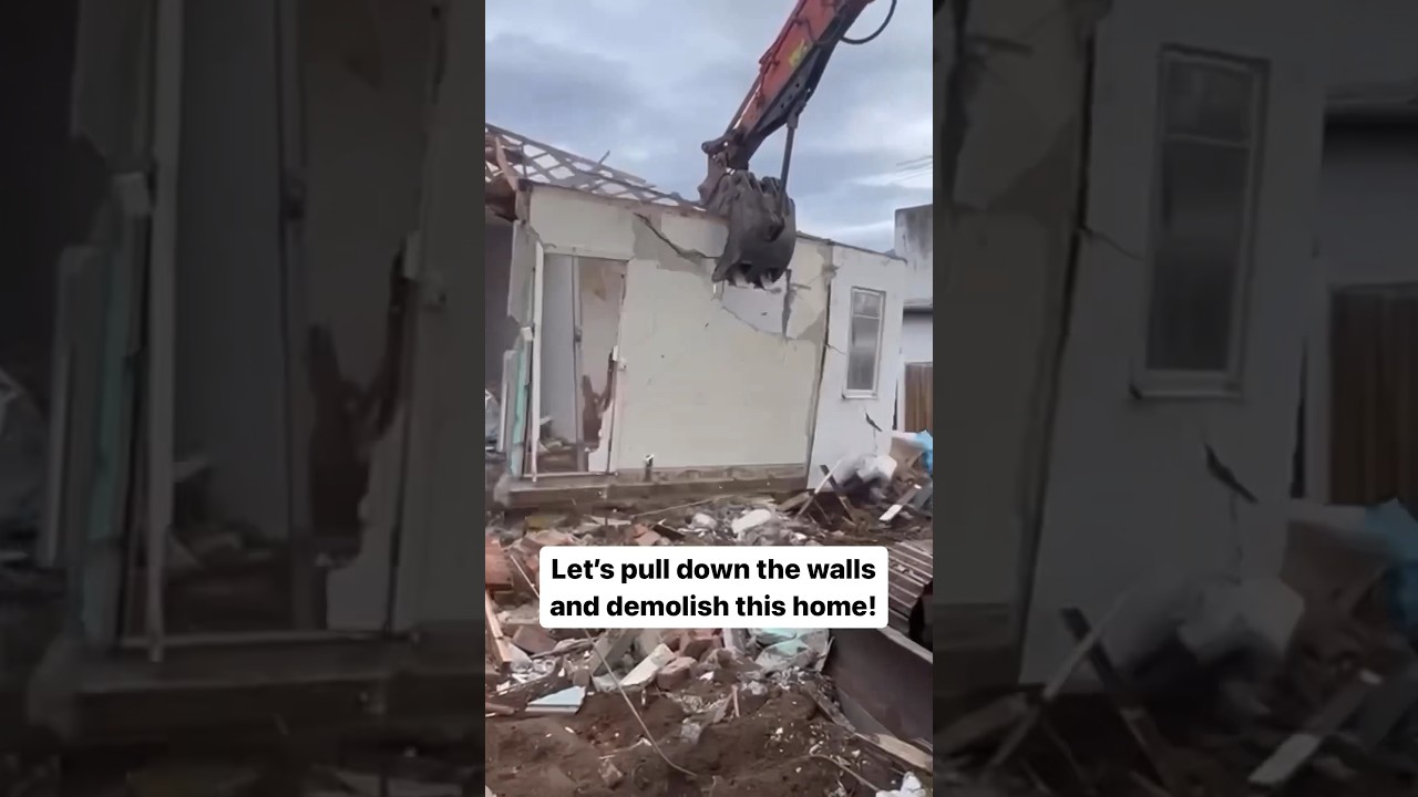 Home Demolition In Melbourne #construction #demolition #demolitionday #home #homedemolition