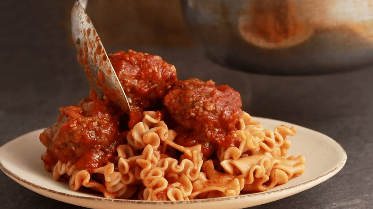 Italian American Meatballs (with a pinch of Helen)