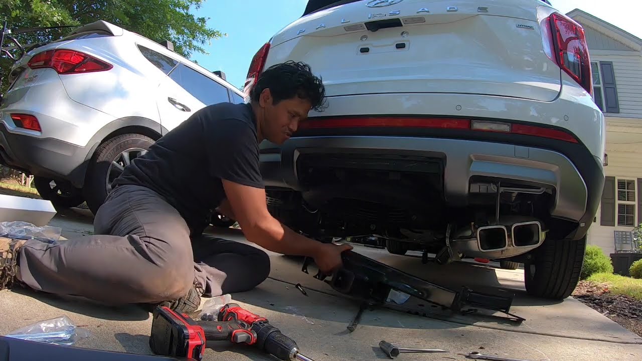 2024 Hyundai palisade trailer hitch installation  on the hot day and fun jod